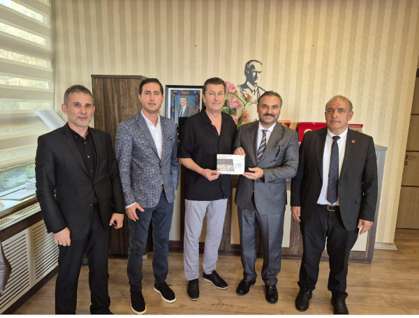 Zonguldak Sanayici ve İş İnsanları Derneği (ZONSİAD) olarak, Filyos Belediye Başkanı Sayın Erol Acar’ı makamında ziyaret ettik.