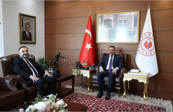 Zonguldak Valimiz Sayın Osman Hacıbektaşoğlu’nu makamında ziyaret ettik.