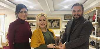 Vizyon Programı’nın Yapımcısı Sayın Gülbahar Merdivan, Derneğimiz Genel Başkanı Sayın Nejdet Tıskaoğlu’nun Konuğu Oldu