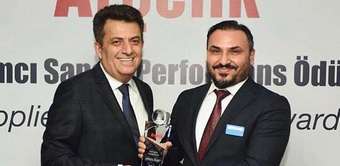Başkanımız Nejdet Tıskaoğlu’na Gümüş Küre Ödülü