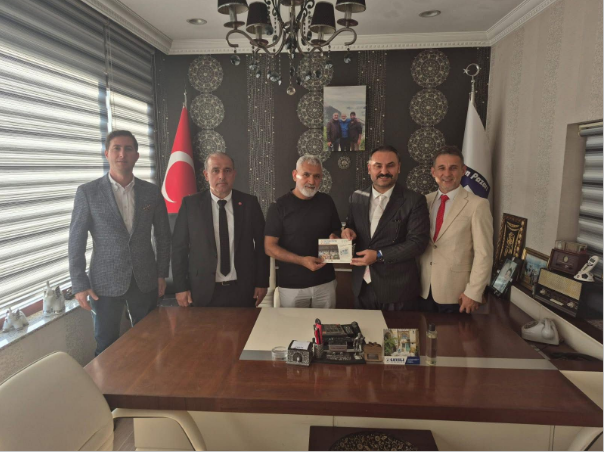 Zonguldak Japon Pazarı işletme sahibi değerli iş insanı Sayın Mehmet Bozkurt’u ofisinde ziyaret ettik.