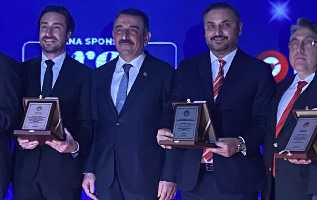 Başkan Tıskaoğlu’na Rize’den sonra Zonguldak’ta bir ödül daha