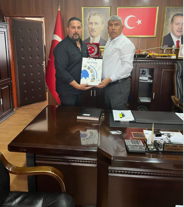 ZONSİAD Yönetim Kurulu Üyemiz Sayın Kürşat Yağız, Gülüç Belediye Başkanımız Sayın Sadık Kara’yı makamında ziyaret ettik.