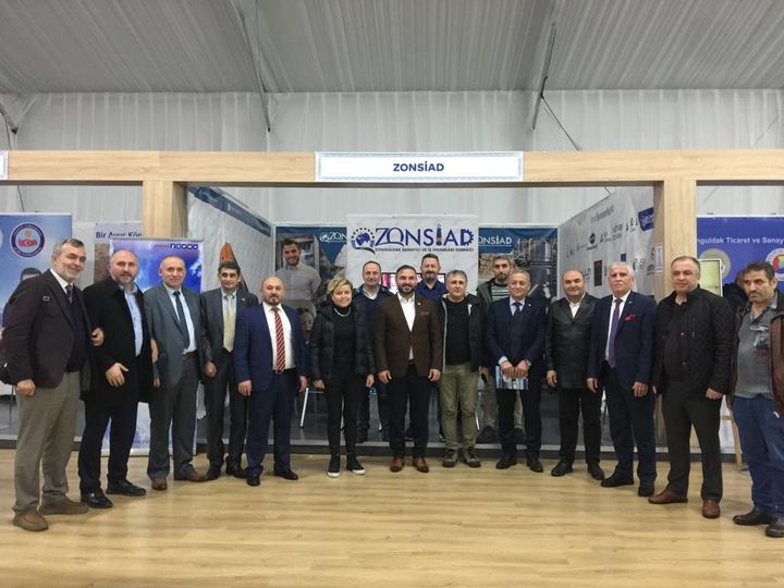 (ZONSİAD) Standını Yazar Sevilay Karapınar ziyaret  bulundu.